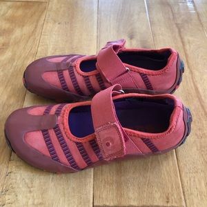 TSUBO Red Leather Sport MaryJanes Size 6 (36).